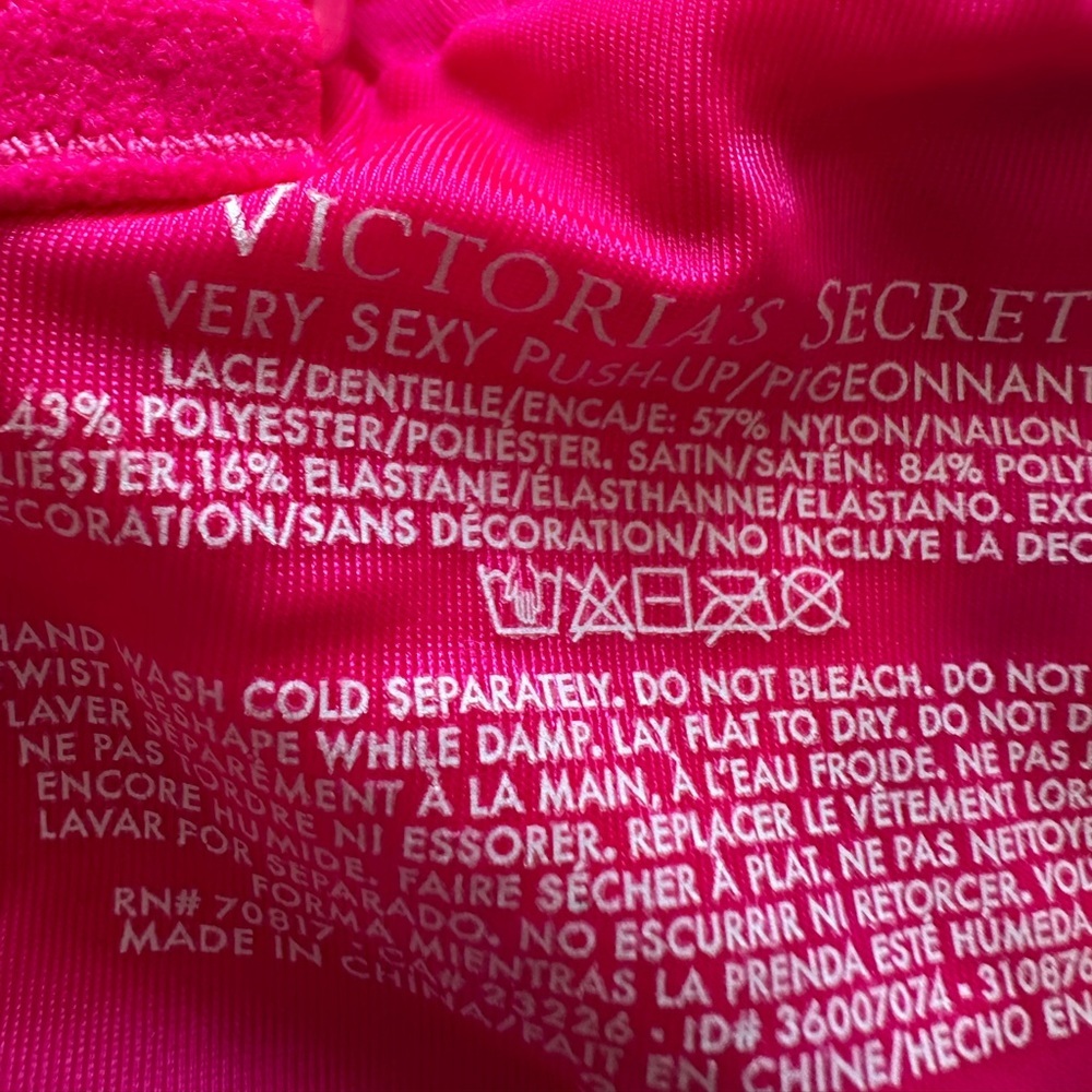 Victoria's Secret Very Sexy Push Up Lined Bra with Lace 34DDD - Picture 10 of 10